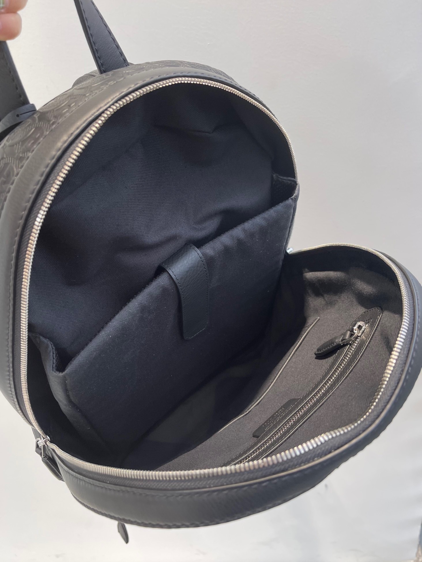 8612DCAB-B157-4567-B15C-DDB0C1FE2DBB