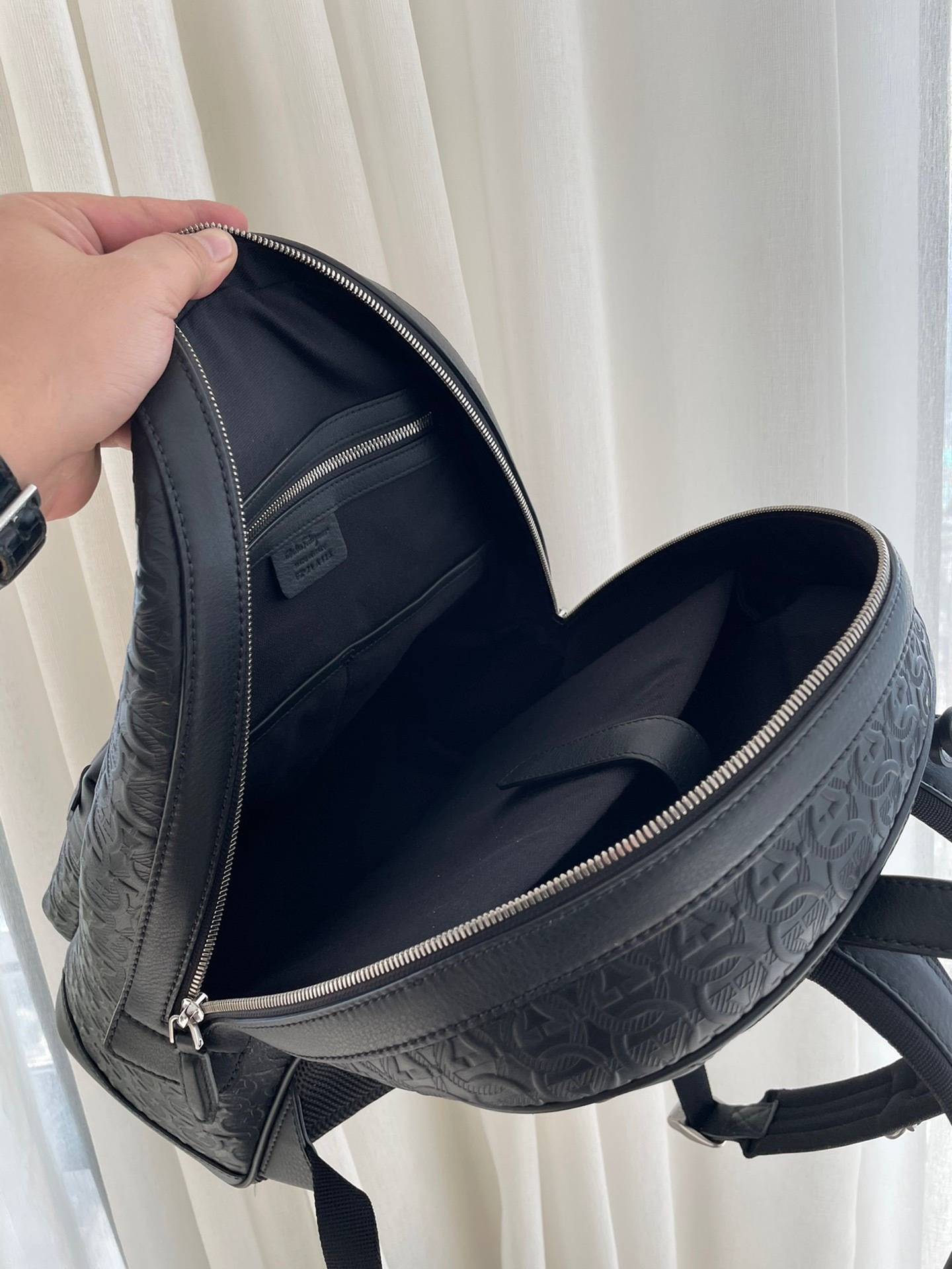 4FEB9F19-C6D8-4793-9F3E-A07BBFBFEE14