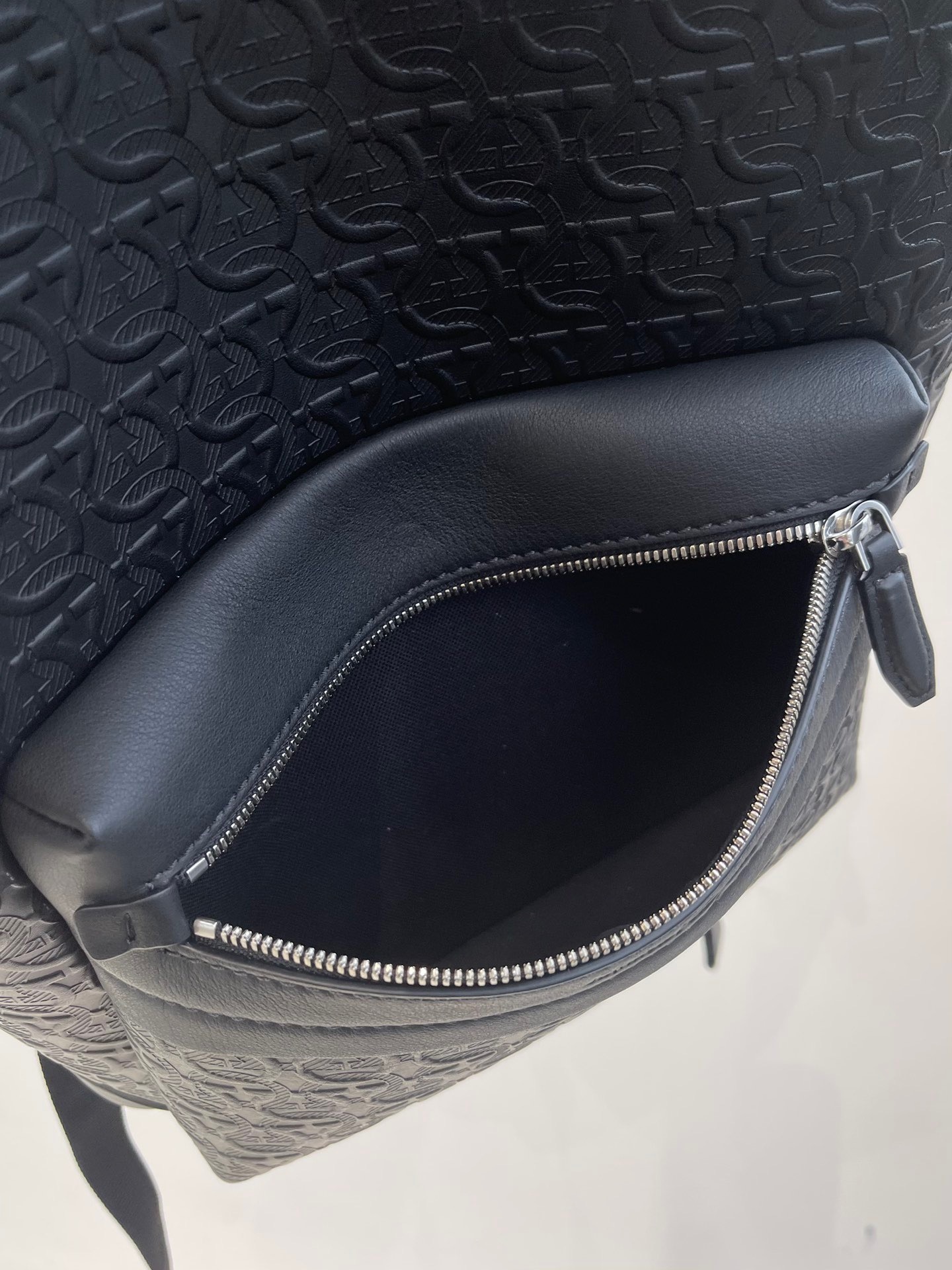 F4390C25-28F7-4A20-9E20-CF06874FCF74