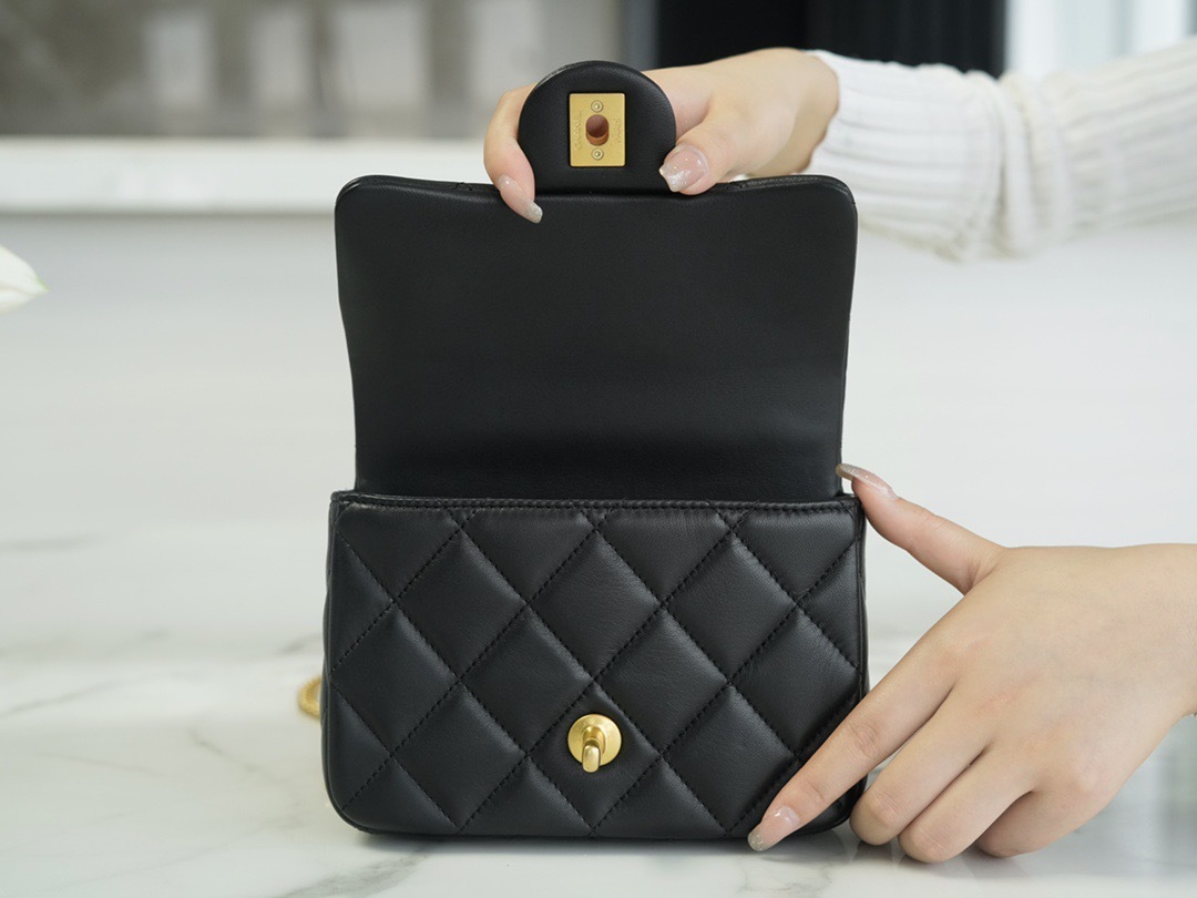 B8377985-2FF3-4960-B7E4-B9594A741558