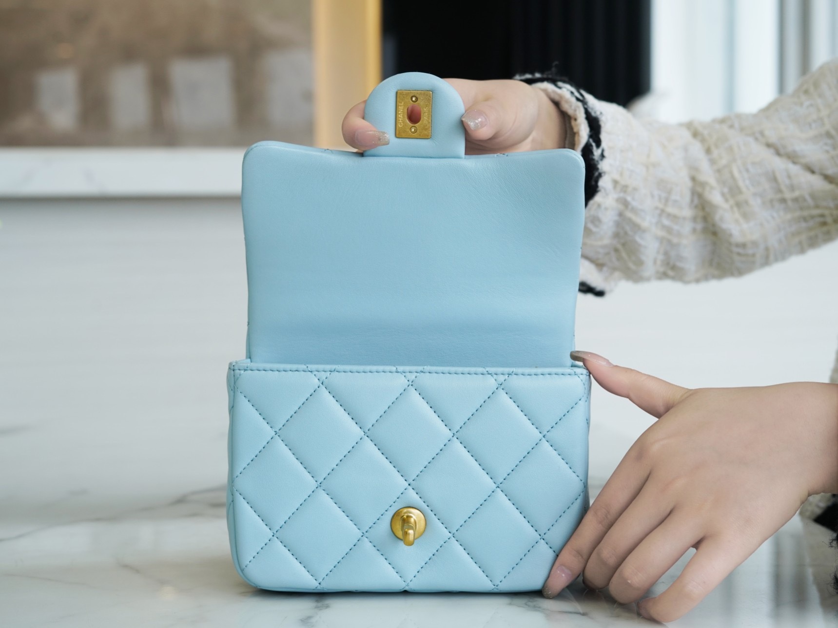 4FDECB72-B143-4163-A730-B8C8EE6136B1