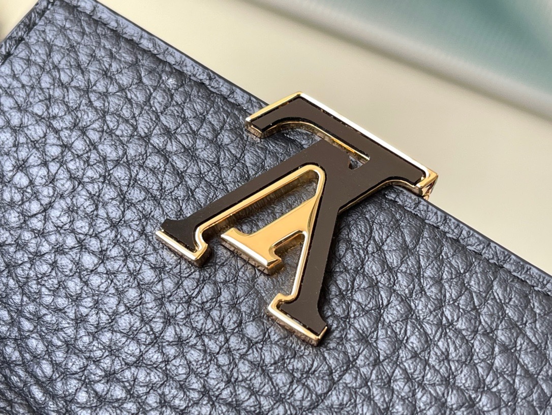 2450895D-3A69-4CAD-88E9-23B6567BF1C8