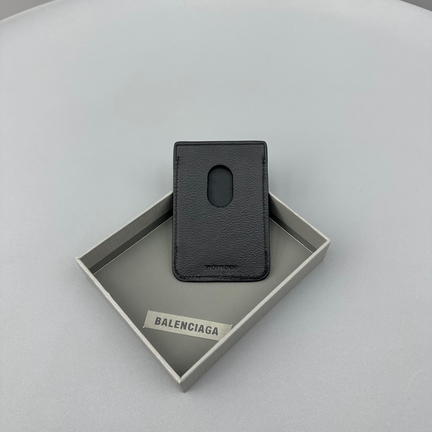 E526F8FD-723D-4998-8E61-47153E165C5C