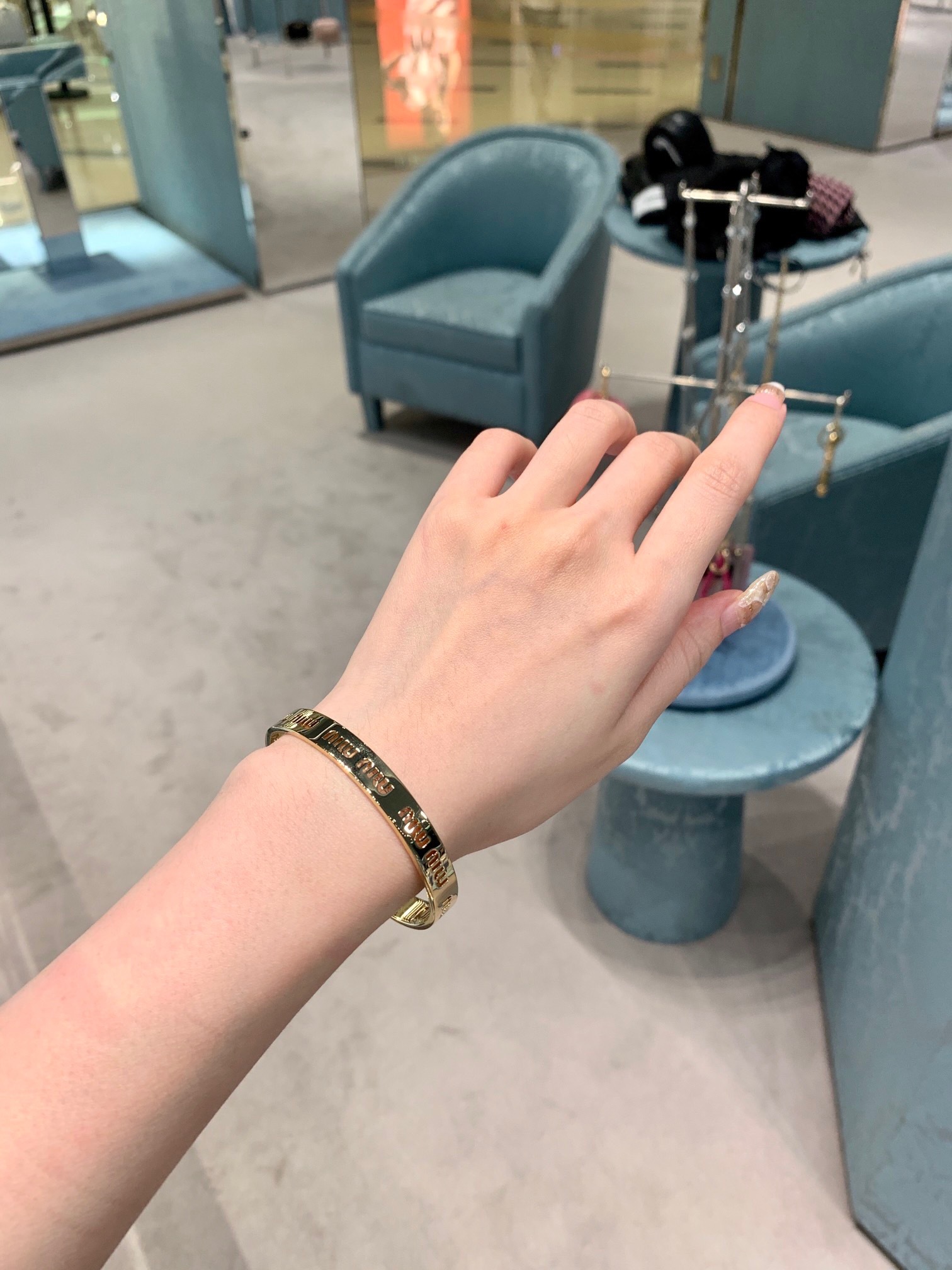 D8F24217-288D-4C4C-9662-CC7BA2C2066B