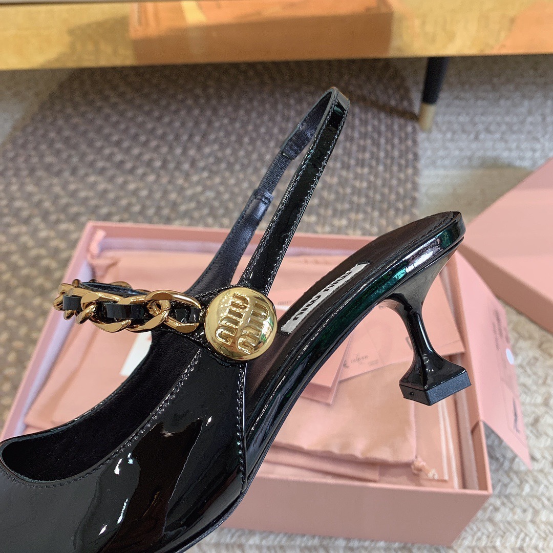 0BC2895C-78F3-4B72-81A5-AF1282046FAE