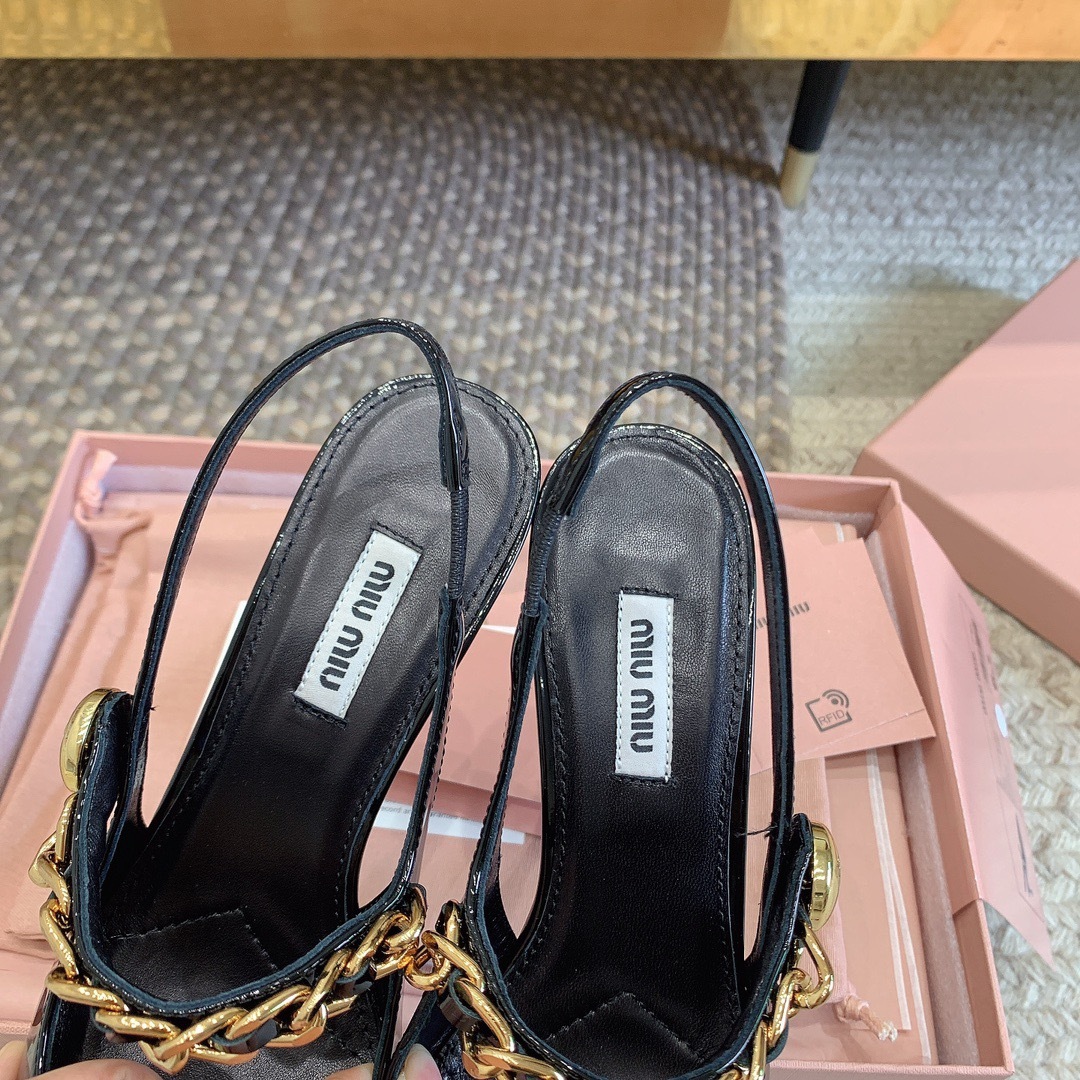 5551FFBB-8F7A-4581-8EF9-E53287EC7911