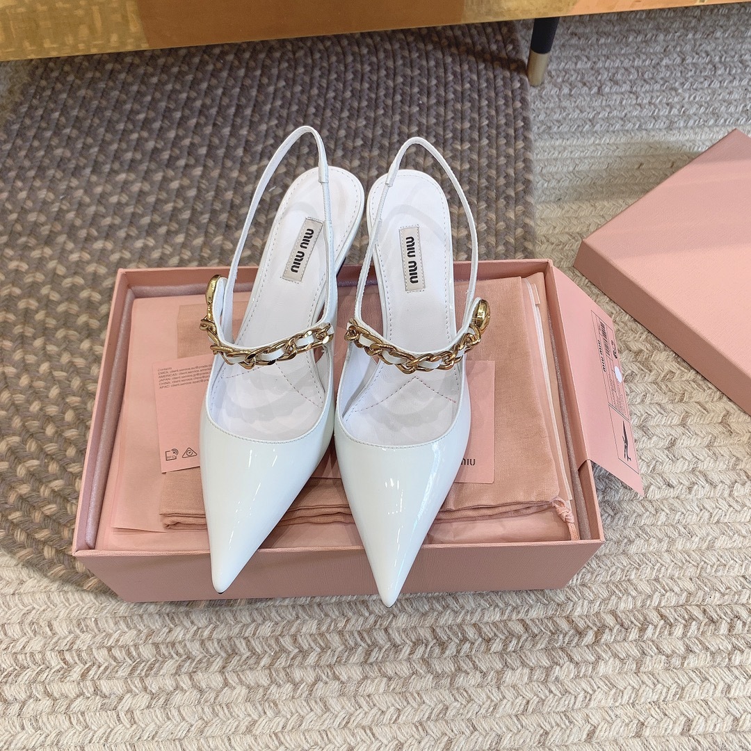 8B645563-C93E-4B59-8D14-2A8D73F25A41