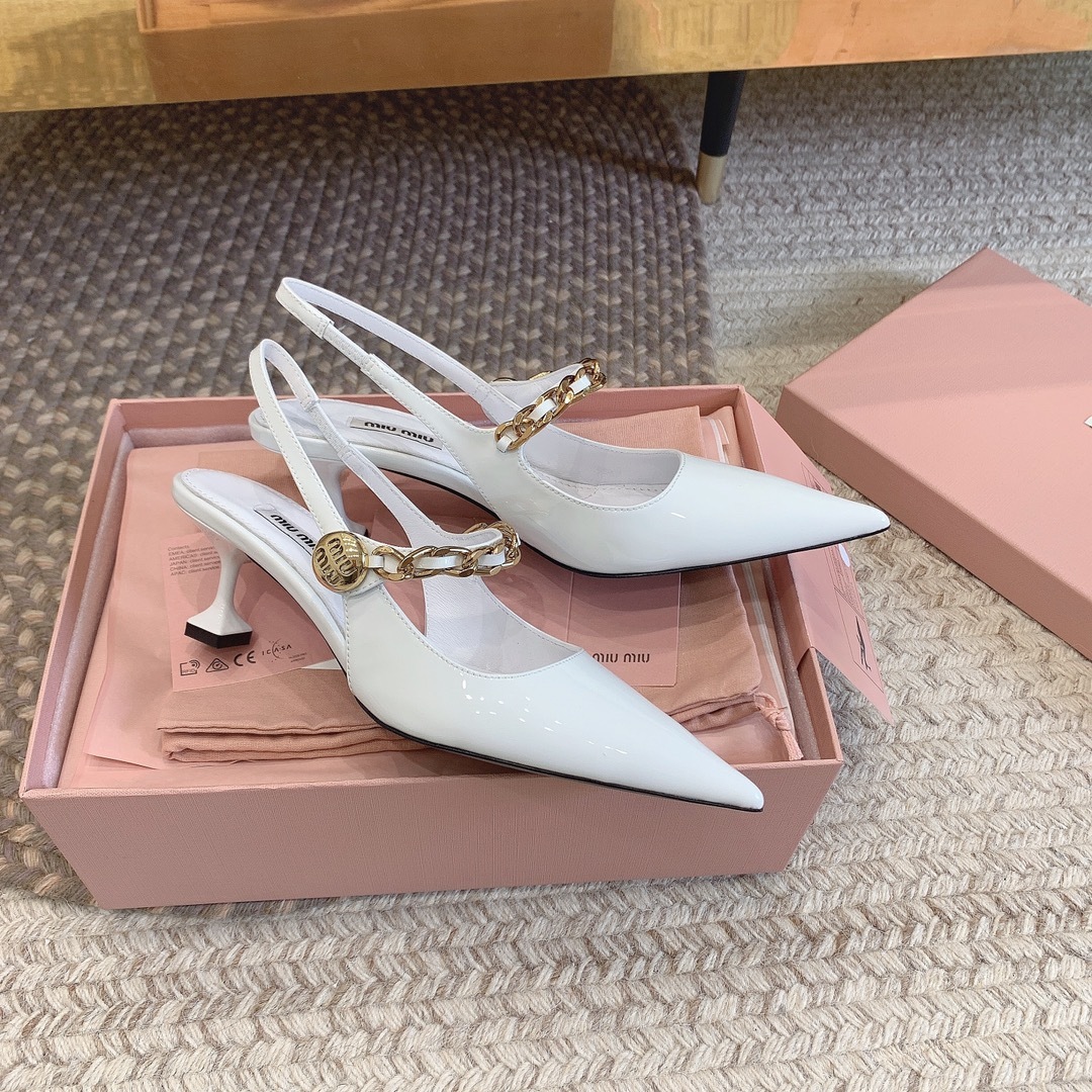 5F1CC2CB-F4CD-424F-85F2-61FD4BDDE208