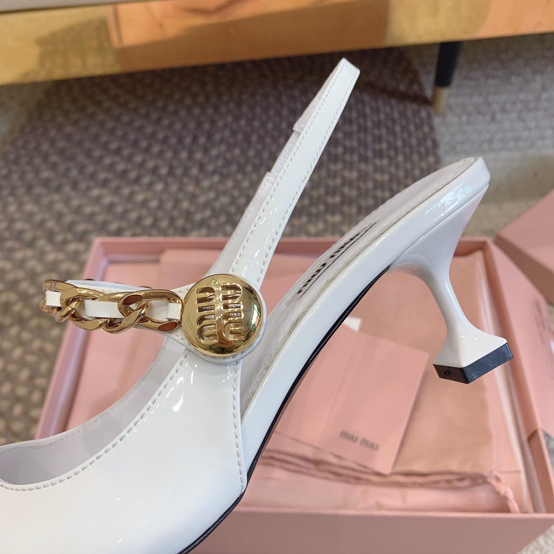 89023AEE-B8E0-40E2-BDF3-D9964DF3CFC7