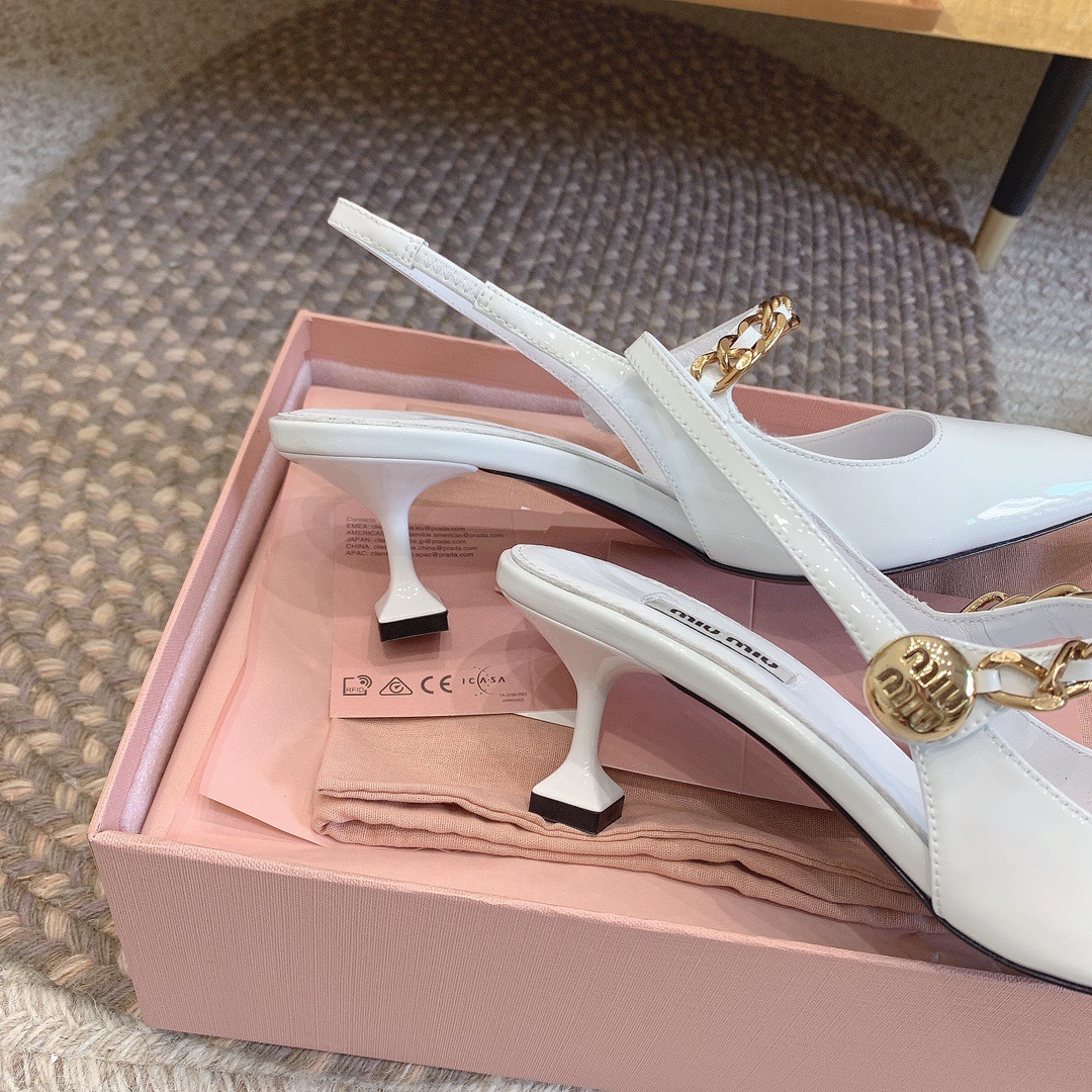 9C83510F-E603-470A-9A04-2FAF42074B6F