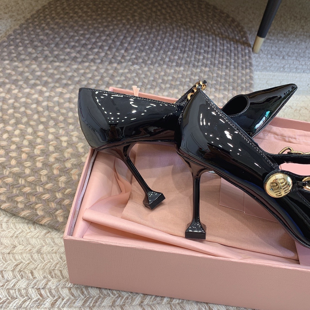 66501E80-1C43-4CD8-8504-FA46E8AEA05A