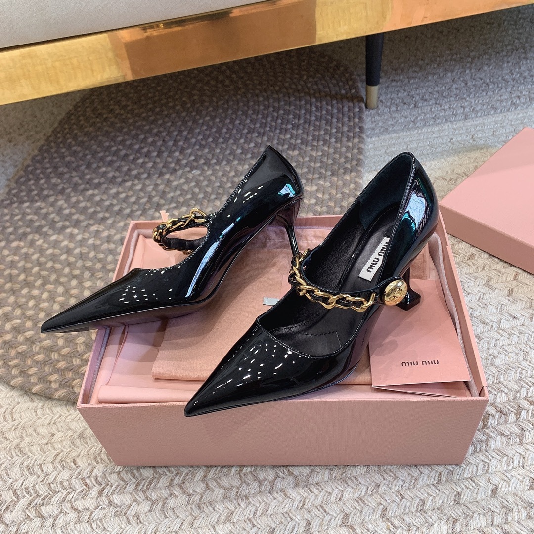 46A12585-151F-461C-A55C-E284269CF834