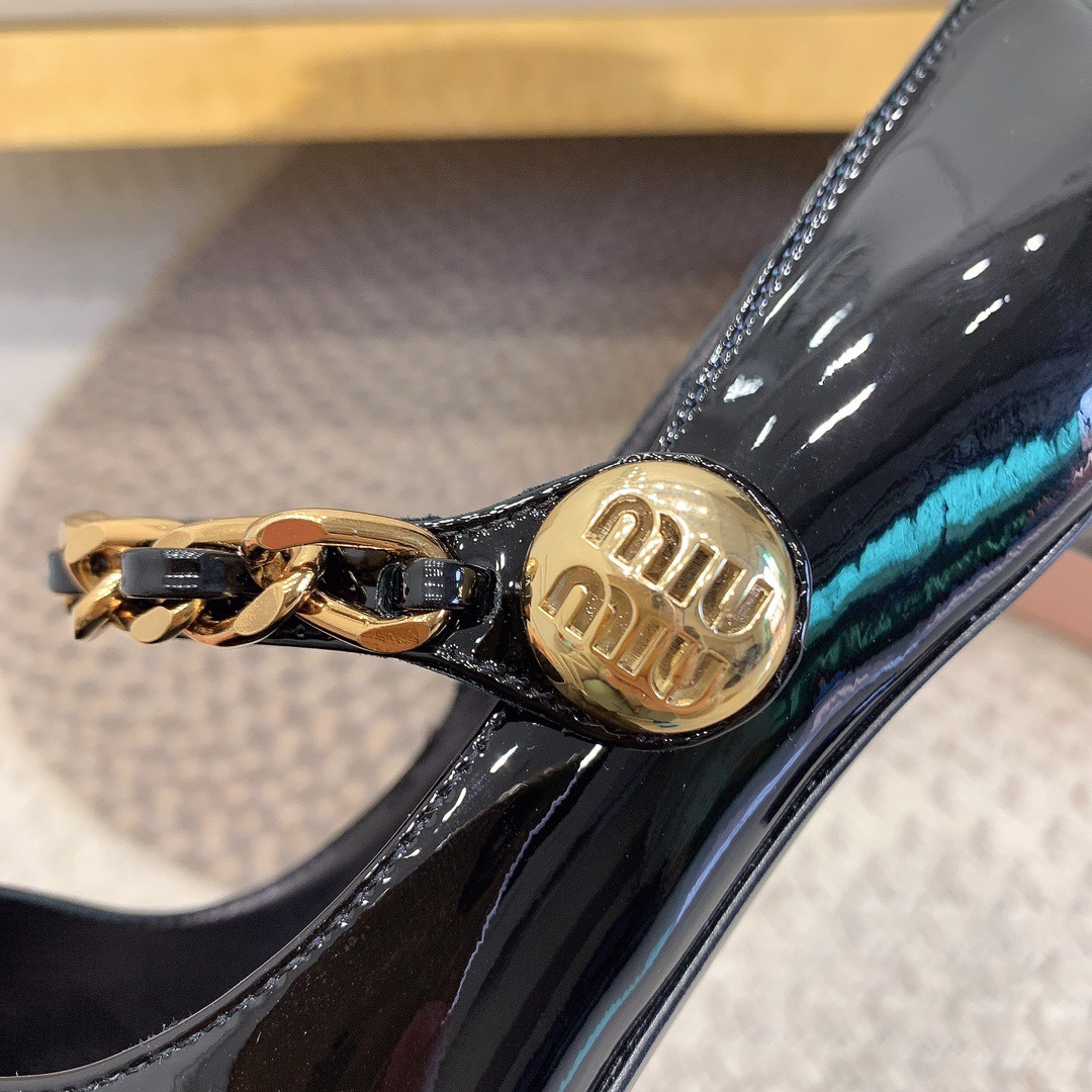 3B61E79F-2DE9-47D7-9F49-281A2F38CA84