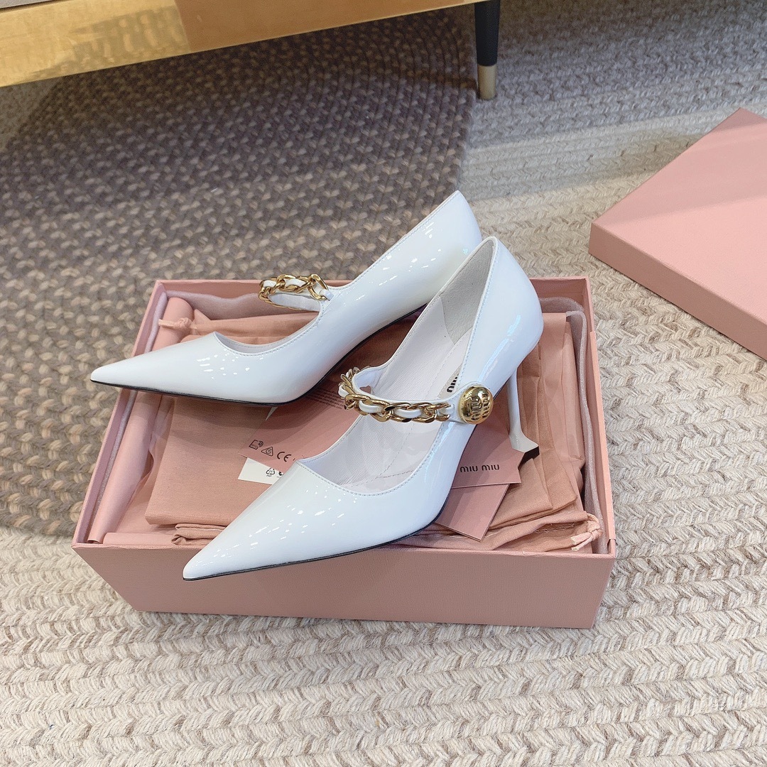 F1E76D43-4312-403E-BE9A-295128912793