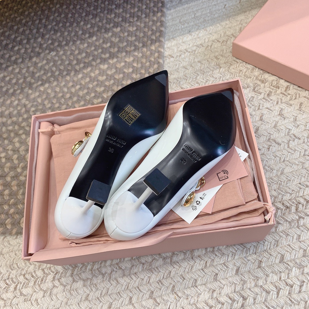 0A6AF3D9-8F66-46BA-9AC2-11D9420E3855