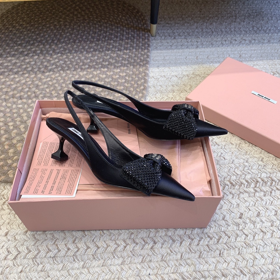 38605352-61B1-4860-9134-65B8A078A717