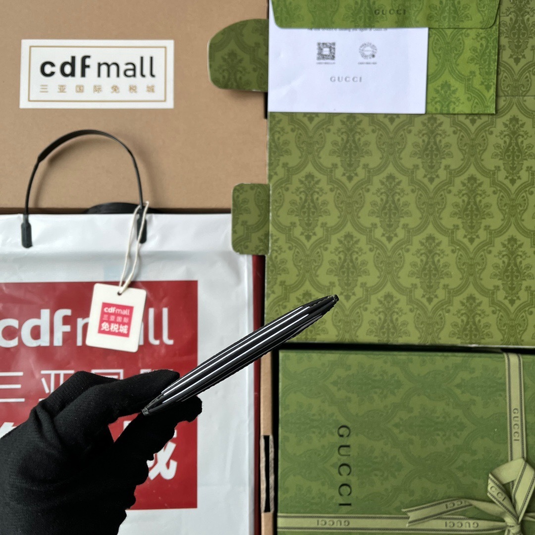 45F90D35-F772-4659-99E5-6A5E00056A6E