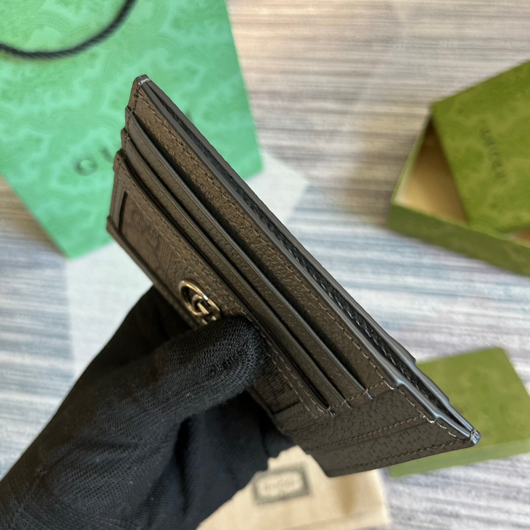 0C371C5A-0D70-485D-989F-409CF9E03A1C