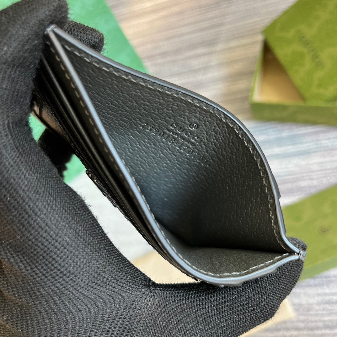 261E85AC-DA4C-4AC3-A837-C5759BFAA893