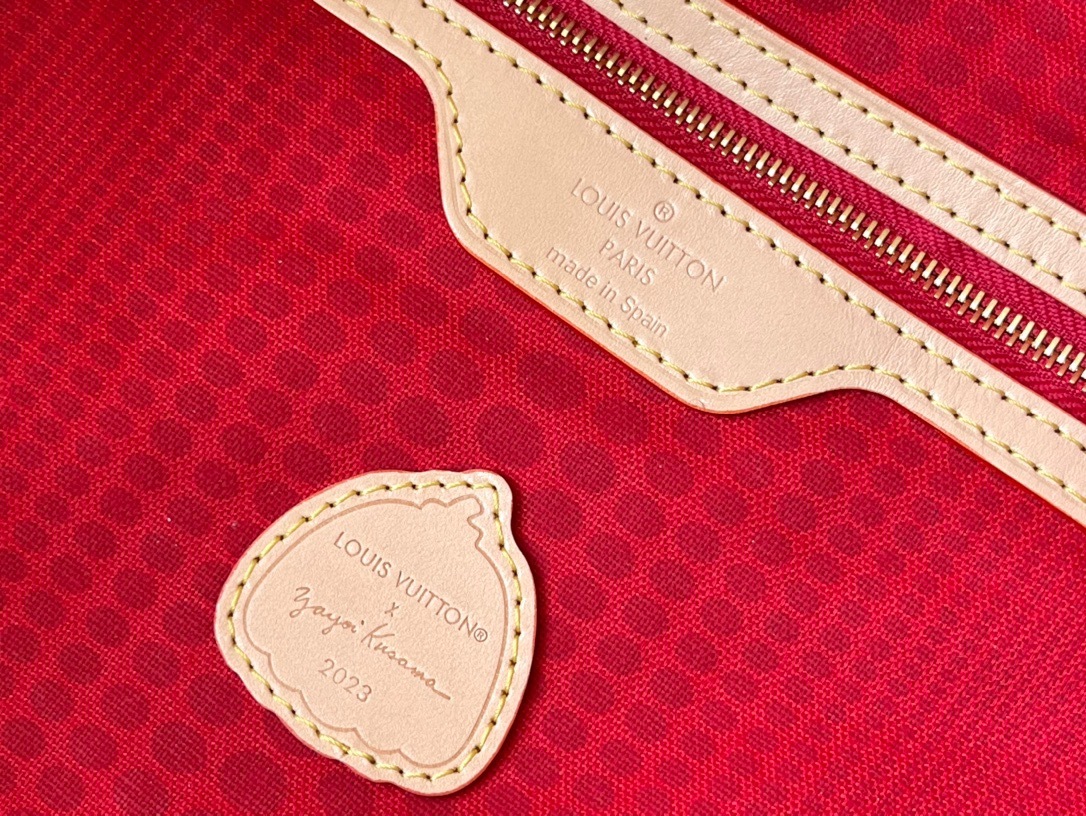 D5415A09-DE24-4E5E-B728-ED8F08E42D87