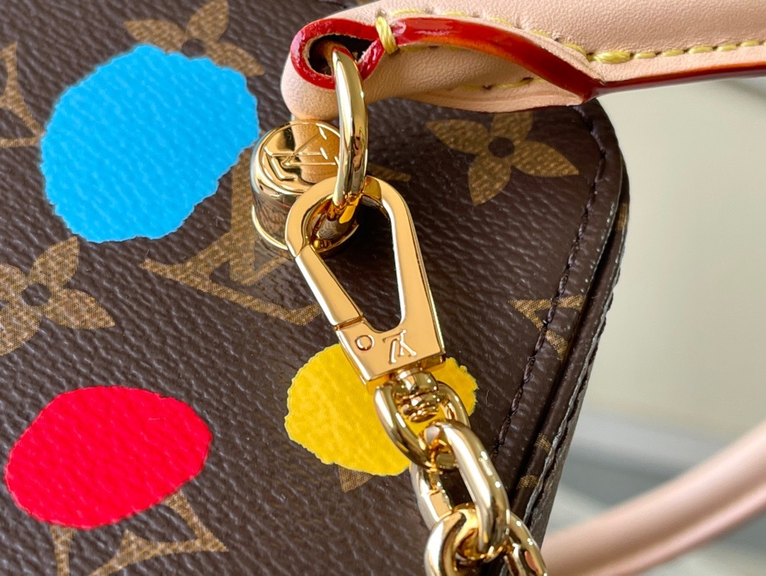 DF6C6767-9AA0-4832-81B6-2E059ED69652