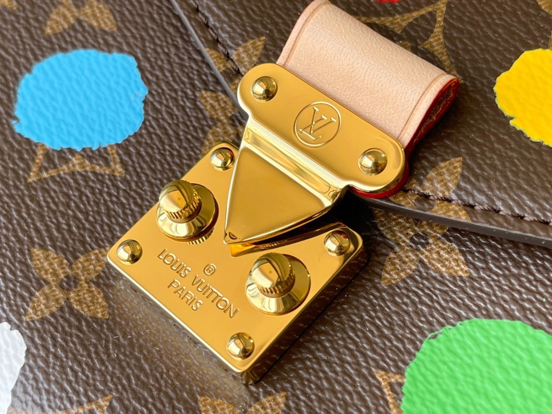 D0690D04-8B0C-493C-A897-22FD3C828CB6