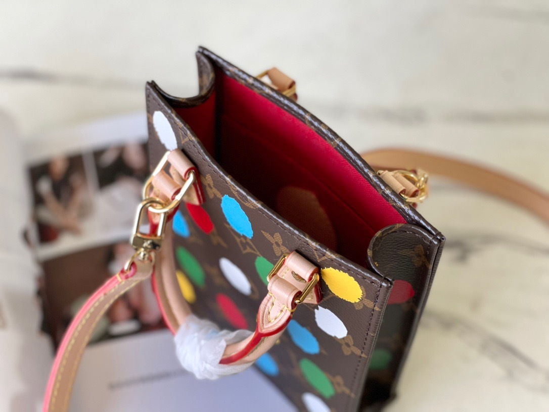 F8ABBEAF-2EEE-4C13-8D4E-83E9A7213D7D