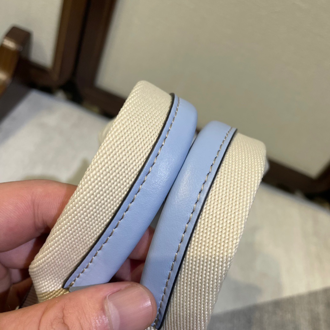 789D8A9A-30D2-41CA-A463-0230F989C1CF