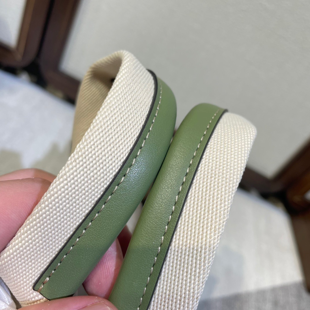 51D0DD8B-77DE-4535-9B6D-7654AFCA9386