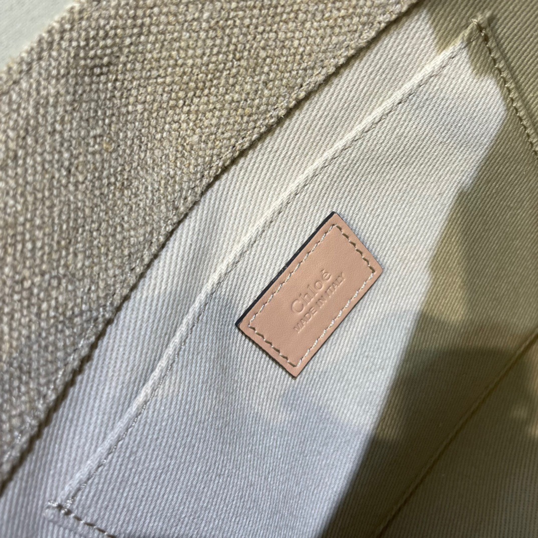 7915CDC3-C523-4228-B0D8-0C77D544EB50