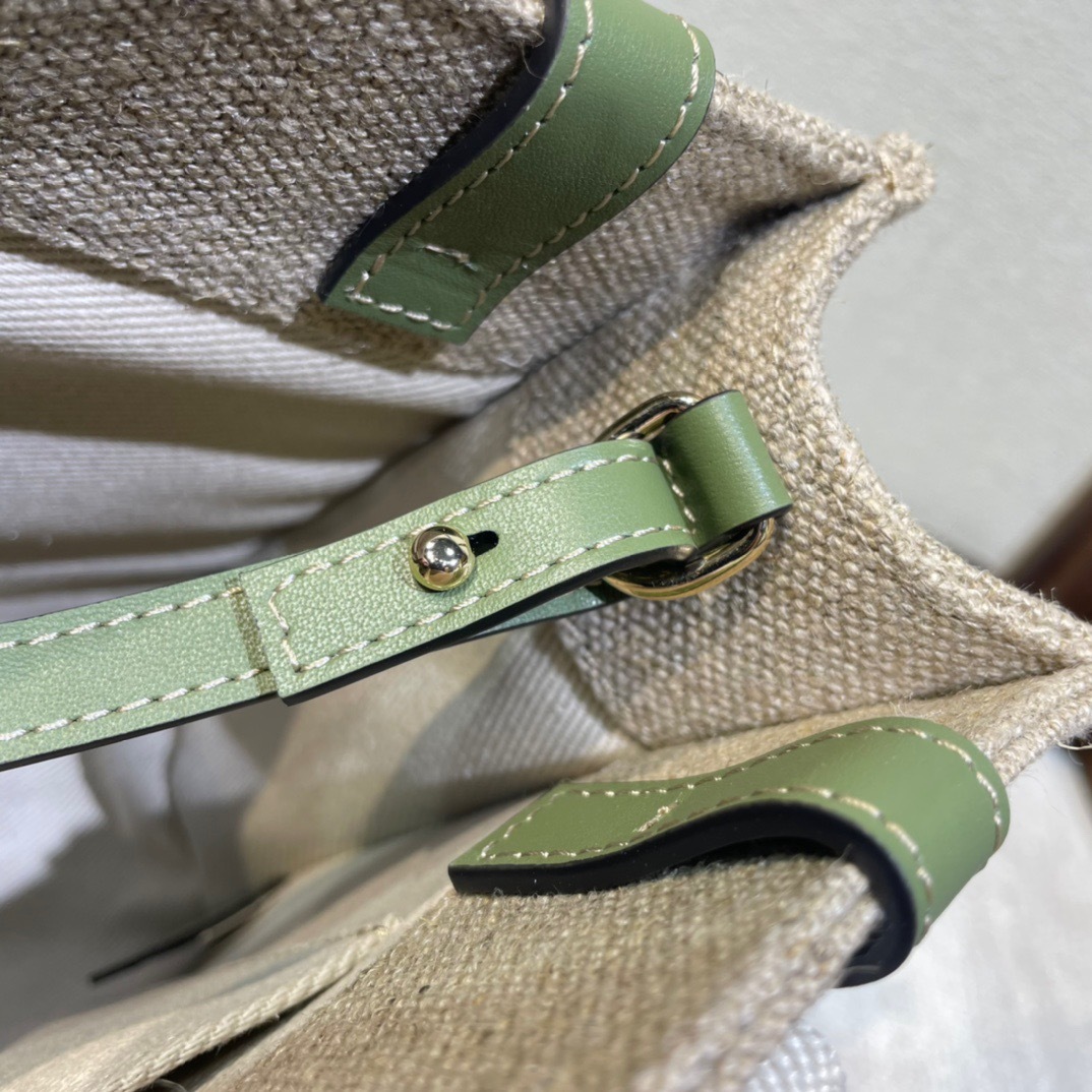 95D7D989-DA1B-4345-B540-DCAD75A9A3D9