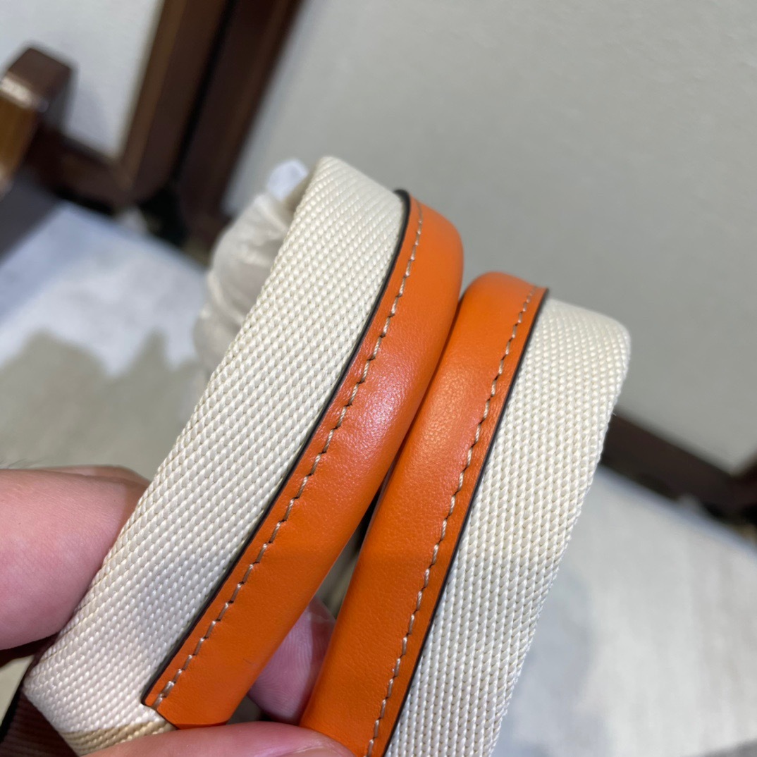 CFA17A4F-AA16-4E8F-A496-D12EF6AE63E2