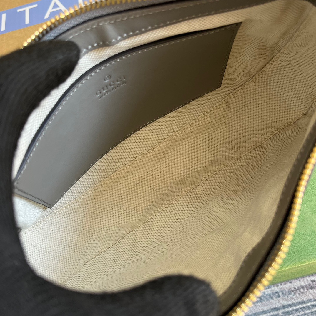 4EEF1668-B10F-42F4-9B9C-24C92AF8BD12