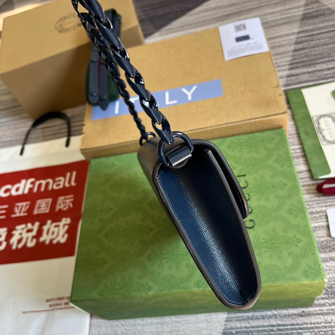 6A477DAB-88D6-40C7-A8D7-42EA2A3AAAE4