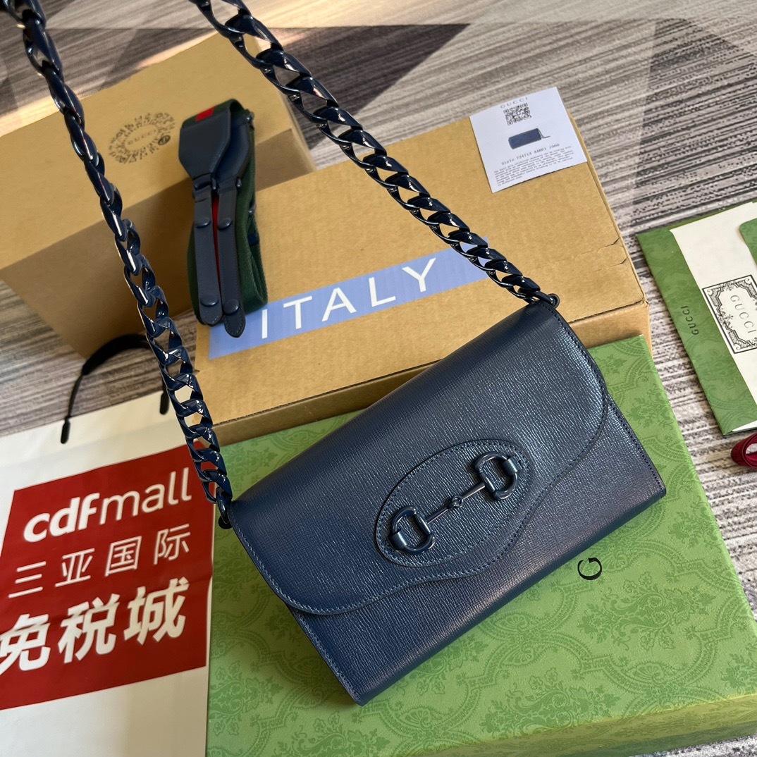 D171AE02-5E28-41AE-A69A-A8C417B4C157