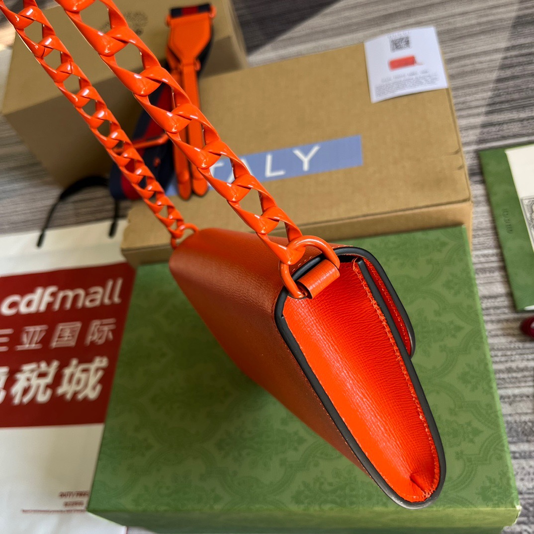 D62A5146-3254-4C09-8FCE-E573682C35BA