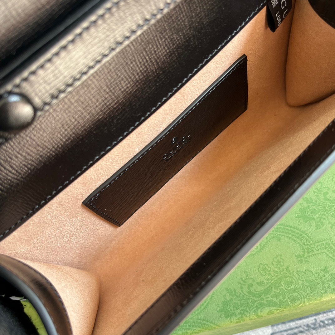 542A72FA-1BB7-4AC1-B7BA-525036860D83