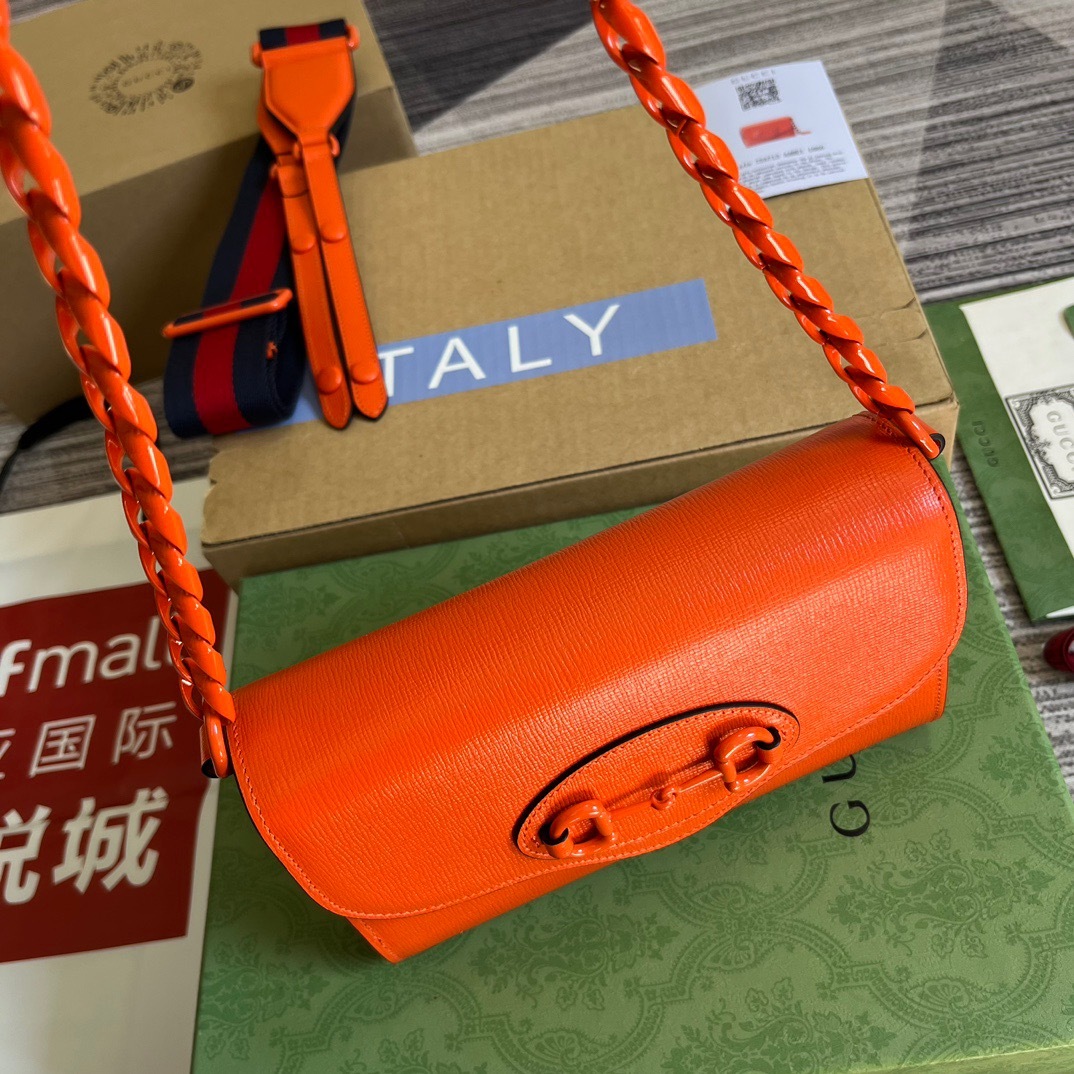 706AC579-8C33-485E-A206-4F062103454B