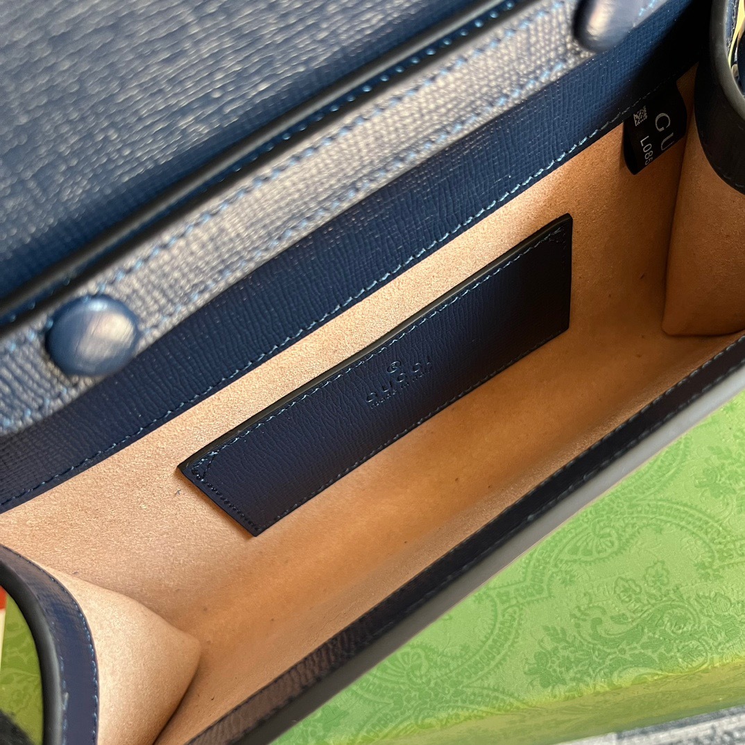 D5095953-0750-4125-A2E1-36EF37F2C596