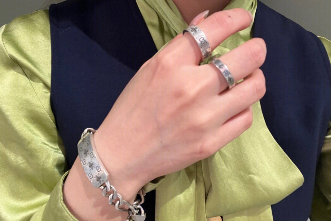 F417E36C-2437-4F73-9A74-F5F270803EE8