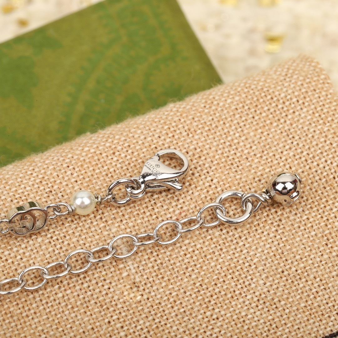 DDEDF638-1194-42F4-A09F-CF1DB9DC3C39