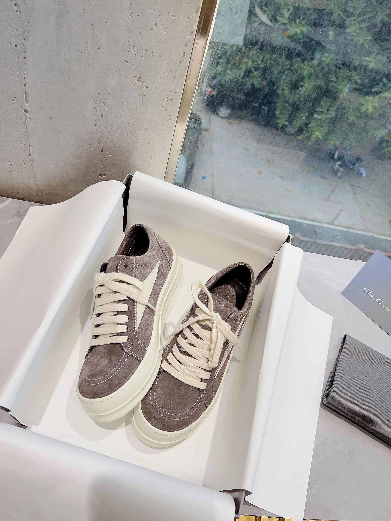 EB50F753-E69A-4388-BC2A-02A91C61514D