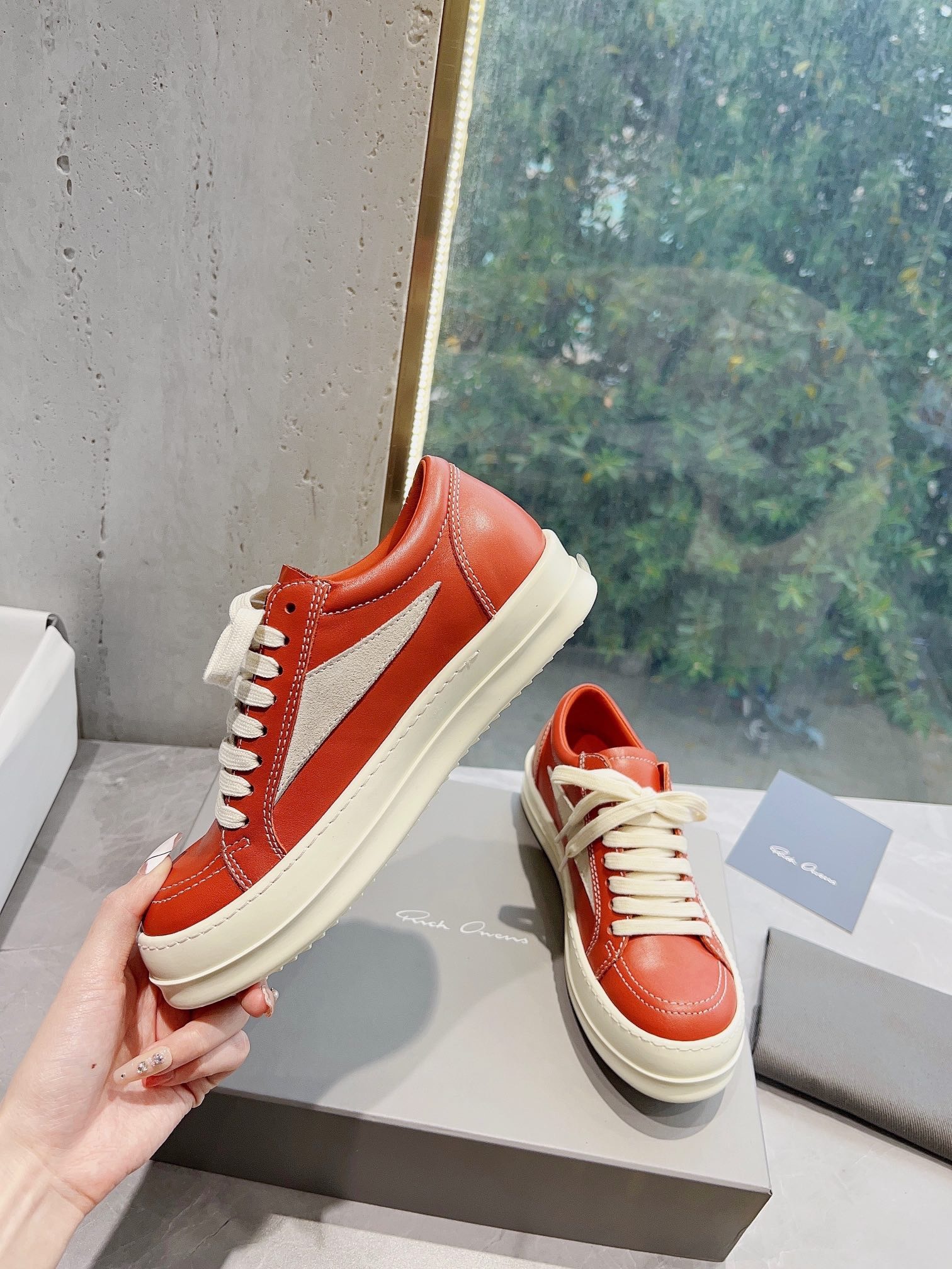 79949F58-E0EA-4354-A77F-3878DD97249A