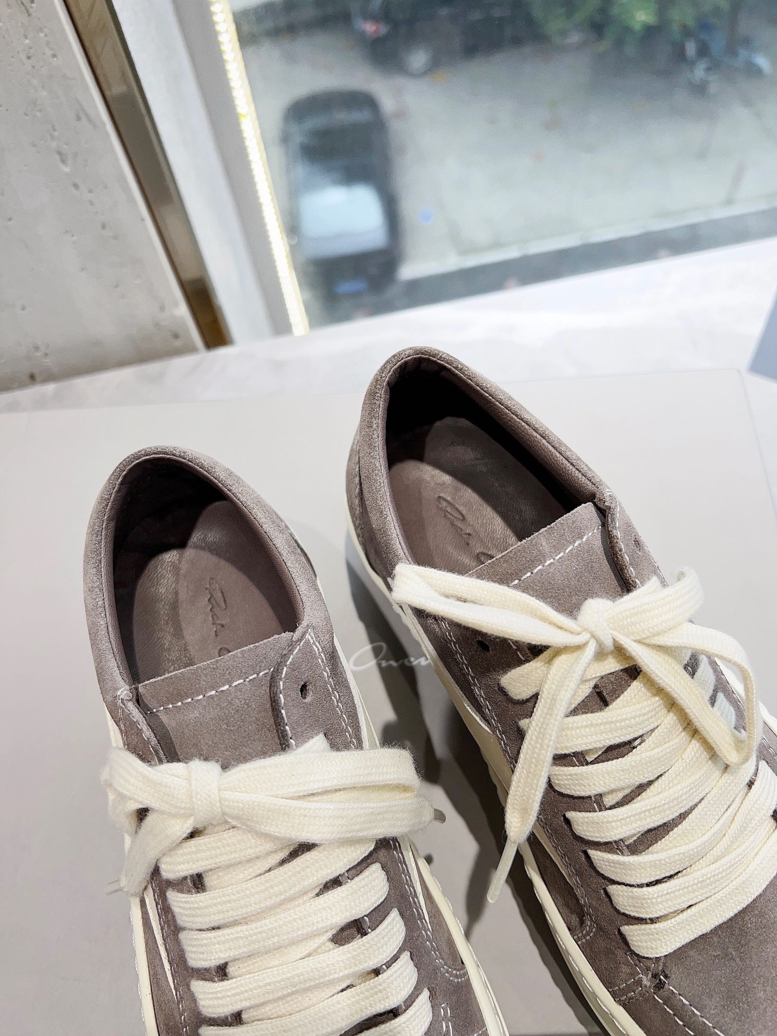 C3152D0F-32D9-466A-95B9-D7C7CE617F09