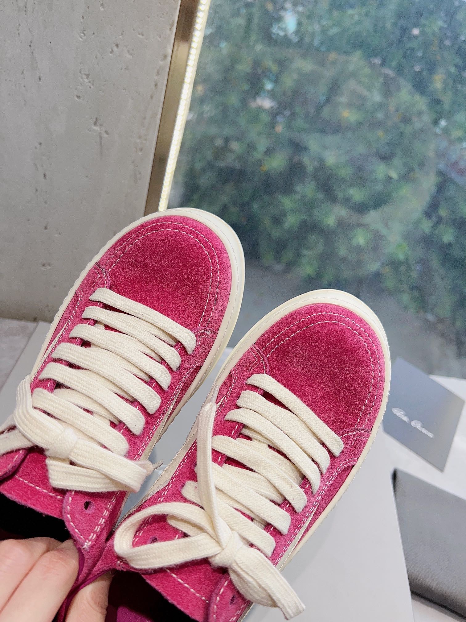 D8E65F4A-CC90-4FDF-A564-F6643951964B