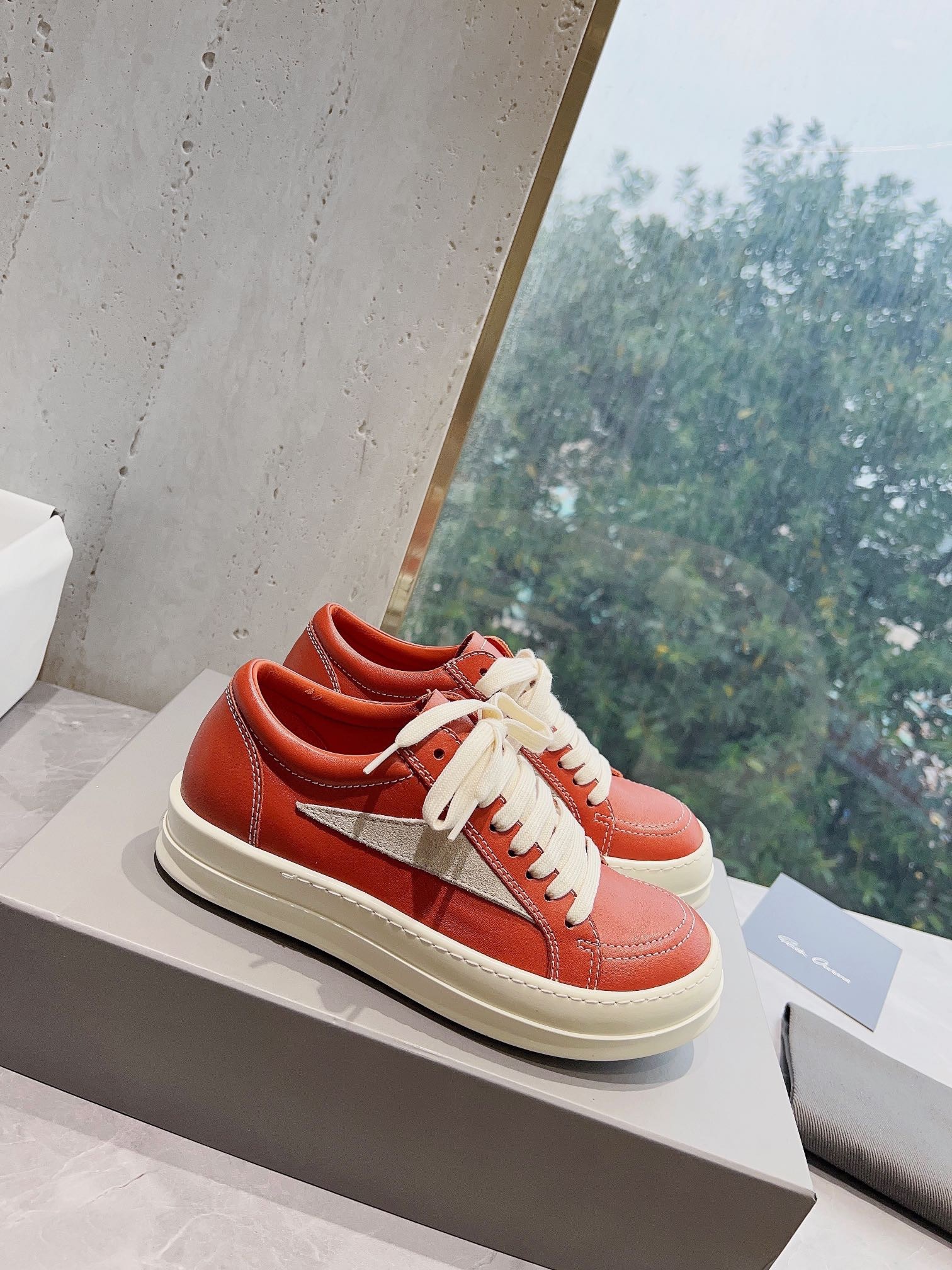 B79BE631-0EF2-4D47-B5CA-DF9B1BA74924