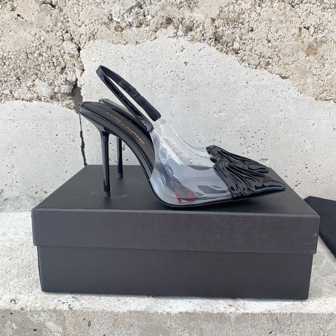 AC6A604B-4D2E-4C0F-8382-E35A608D7F89