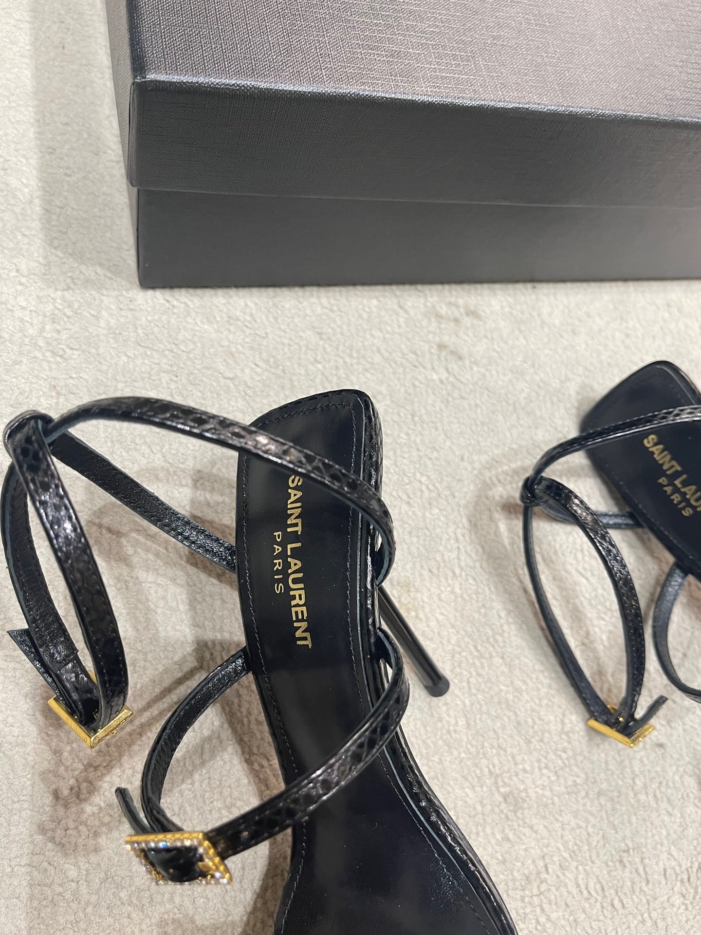 C88DD6DD-FE6A-484F-96D7-B043ED9F5222