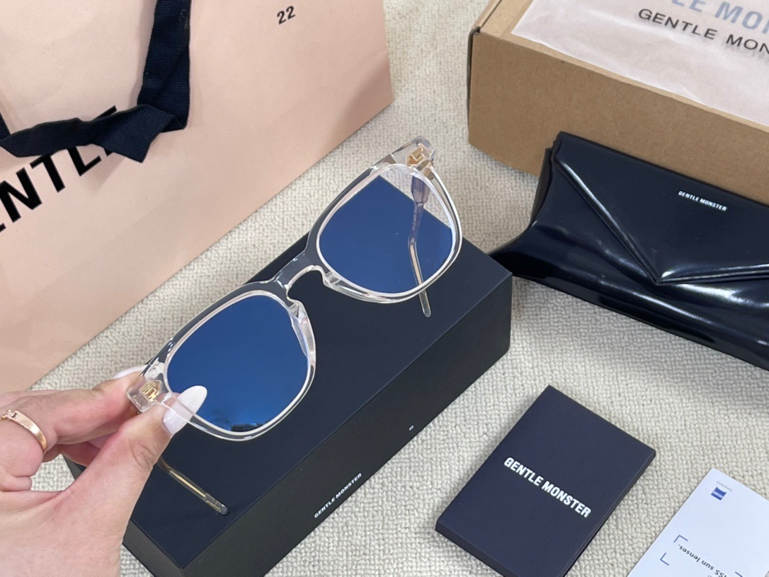 EDA76762-C045-4EFC-B487-44C75BC18015