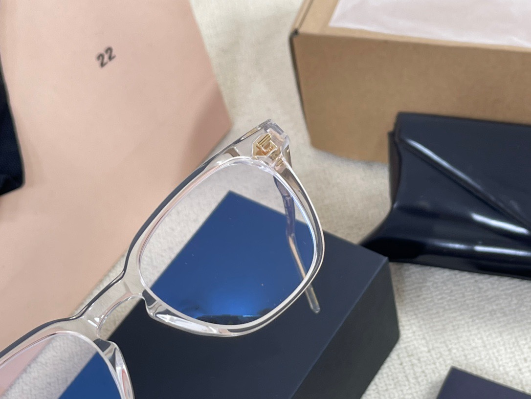 82A80129-86B7-4F66-B033-990D049C9577